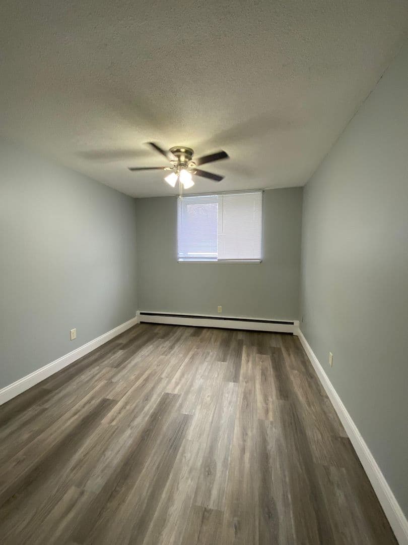 Saint Paul Apartment: 467 Maryland Avenue W