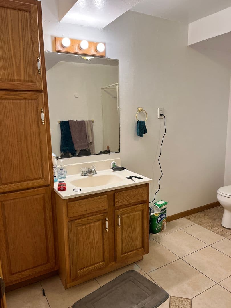 Seymour Apartment: 649-401 Pearl-Henry