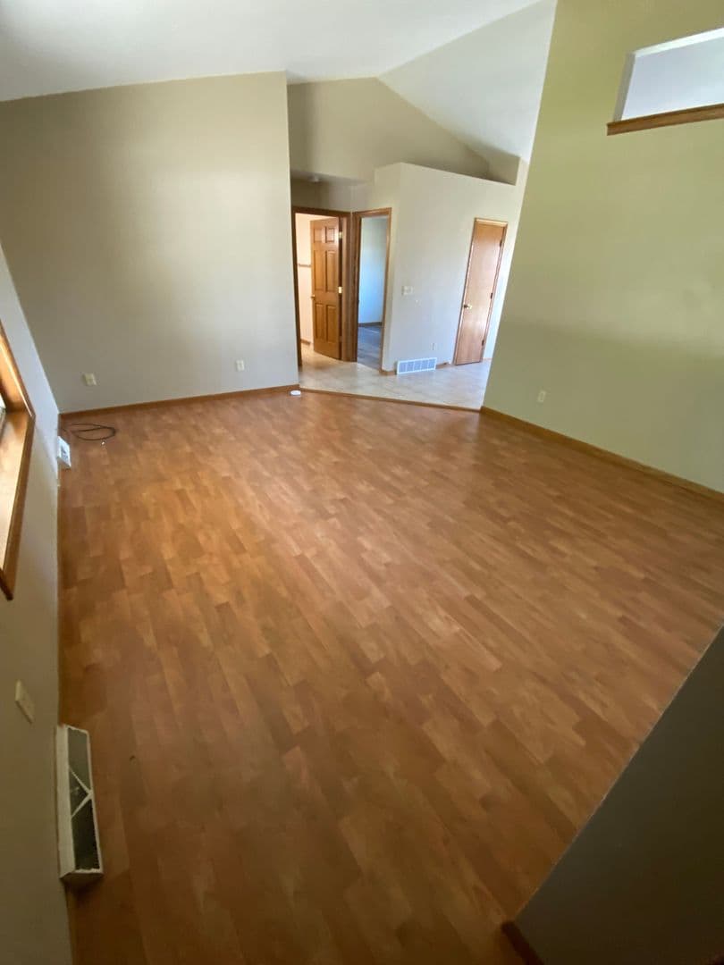 Seymour Apartment: 649-401 Pearl-Henry