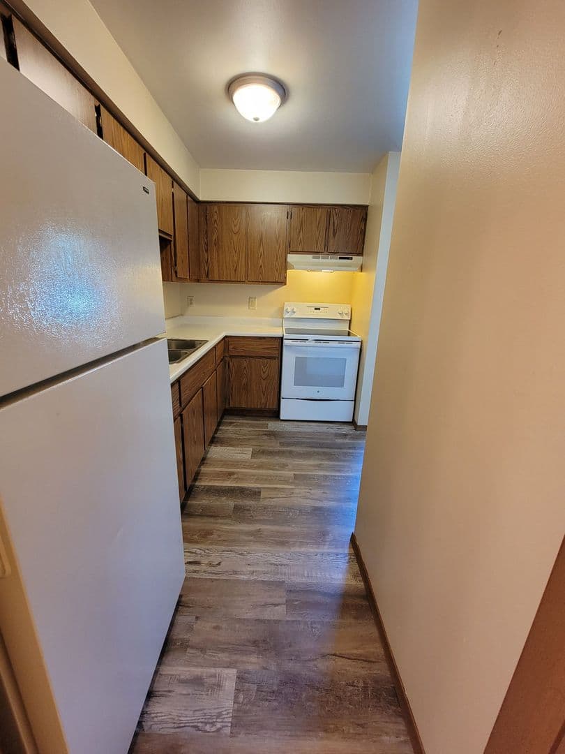 Seymour Apartment: 542 E Bronson Rd