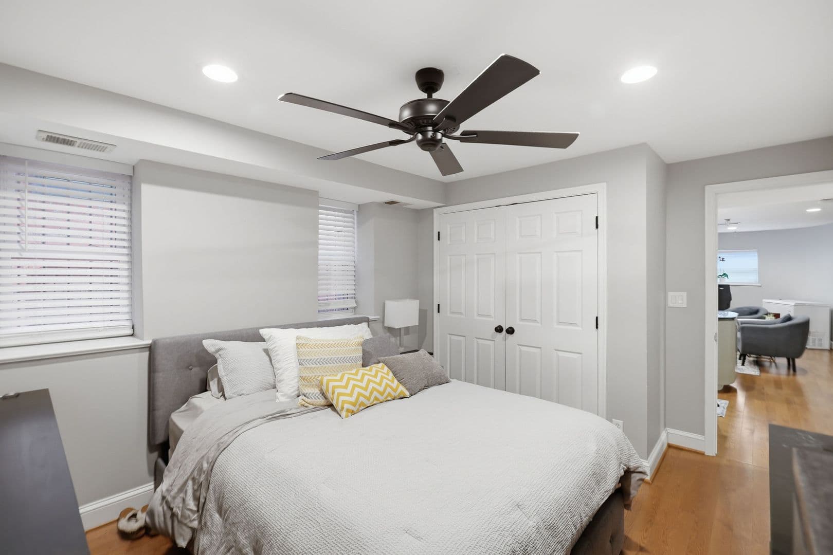 Washington Condo: 1527 16th Street NW