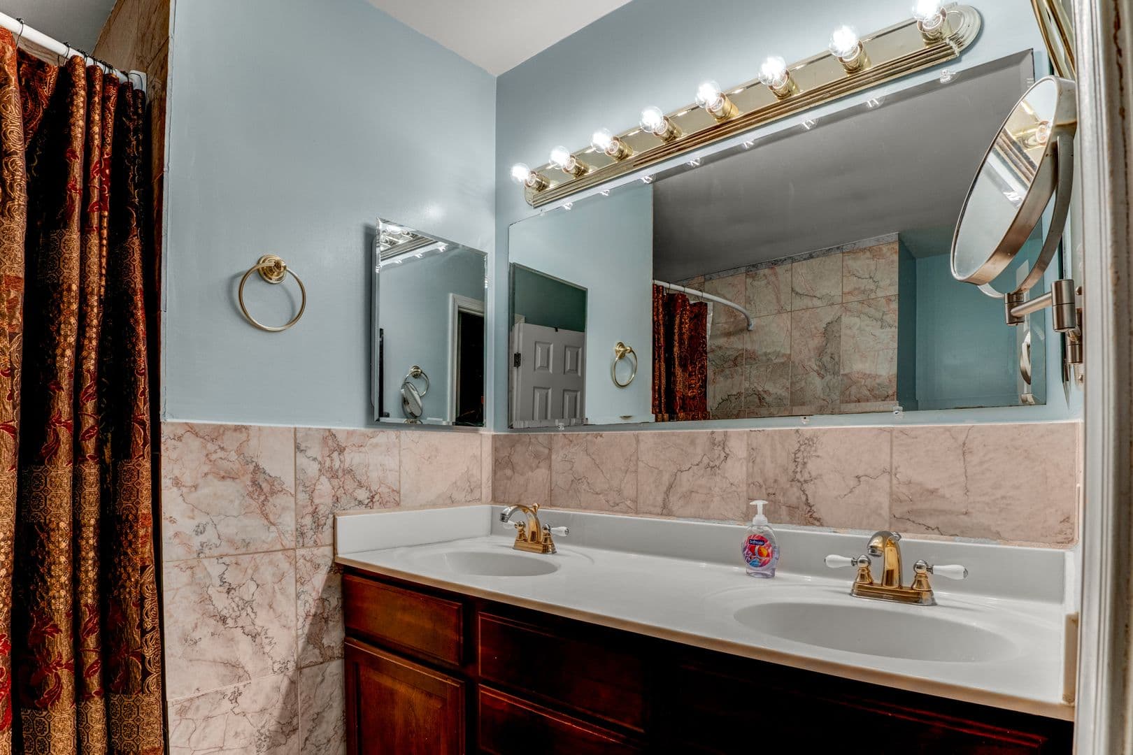 Alexandria House: 4600 Deming Avenue