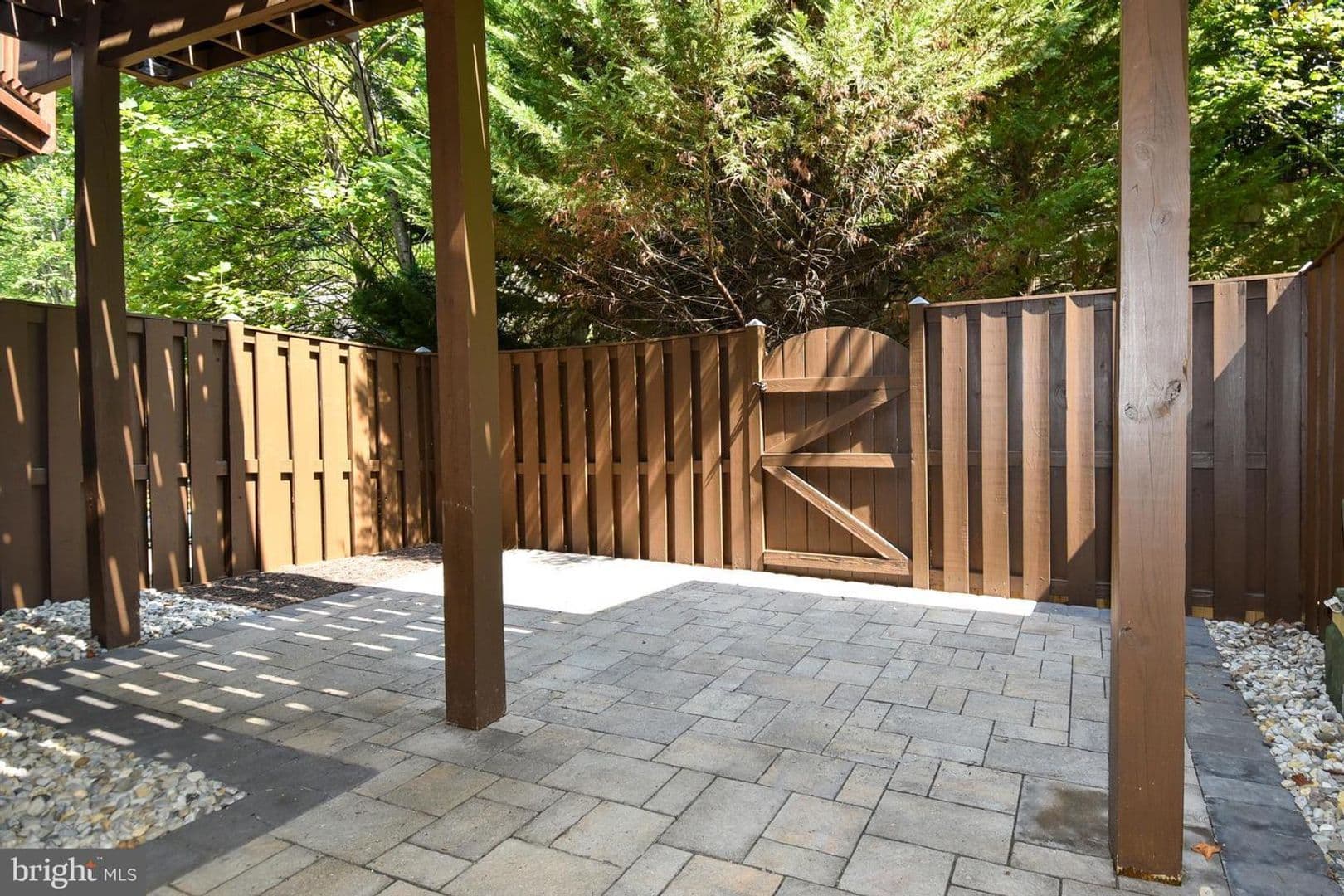 Alexandria House: 7810 Locust Leaf Lane