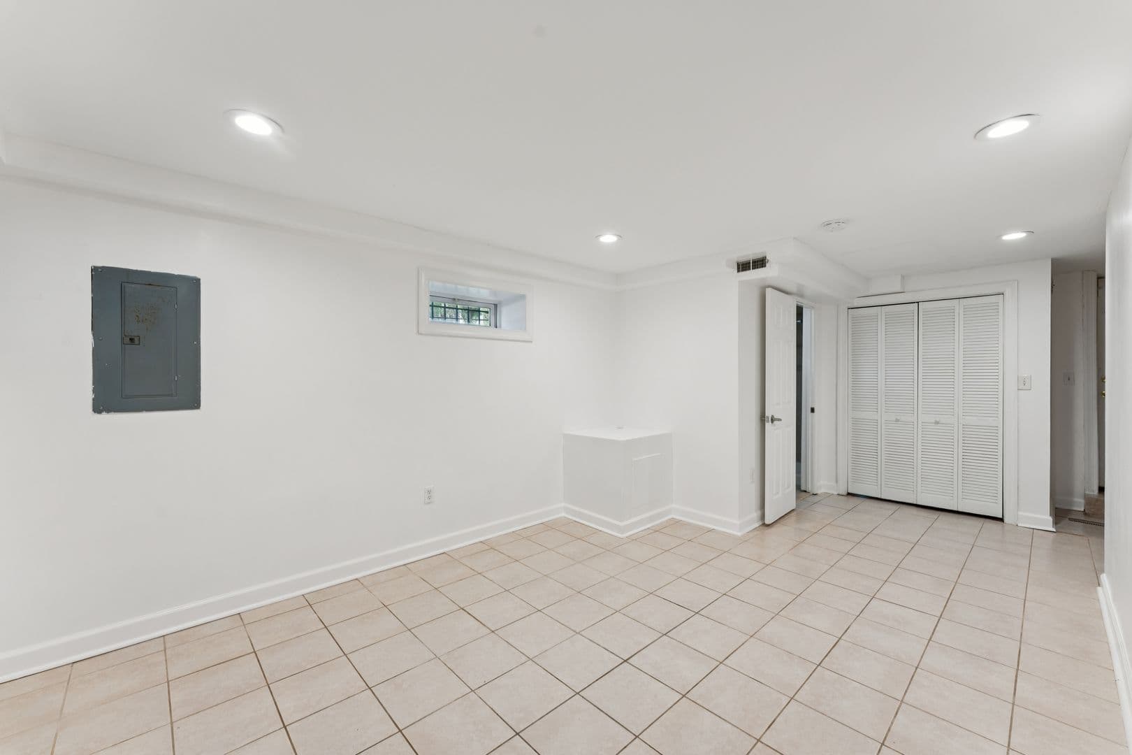 Washington House: 2911 Sherman Avenue NW