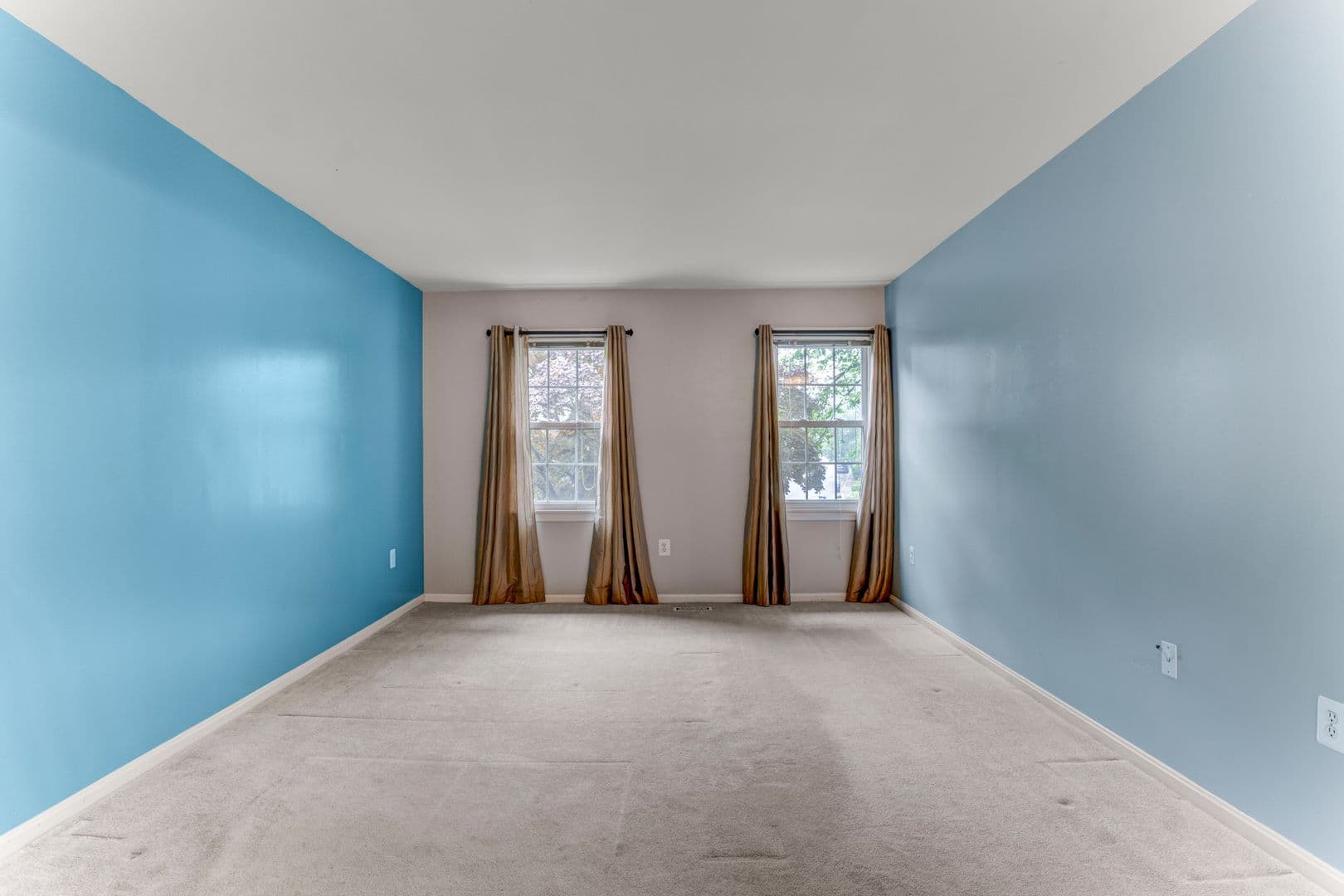 Alexandria House: 4600 Deming Avenue