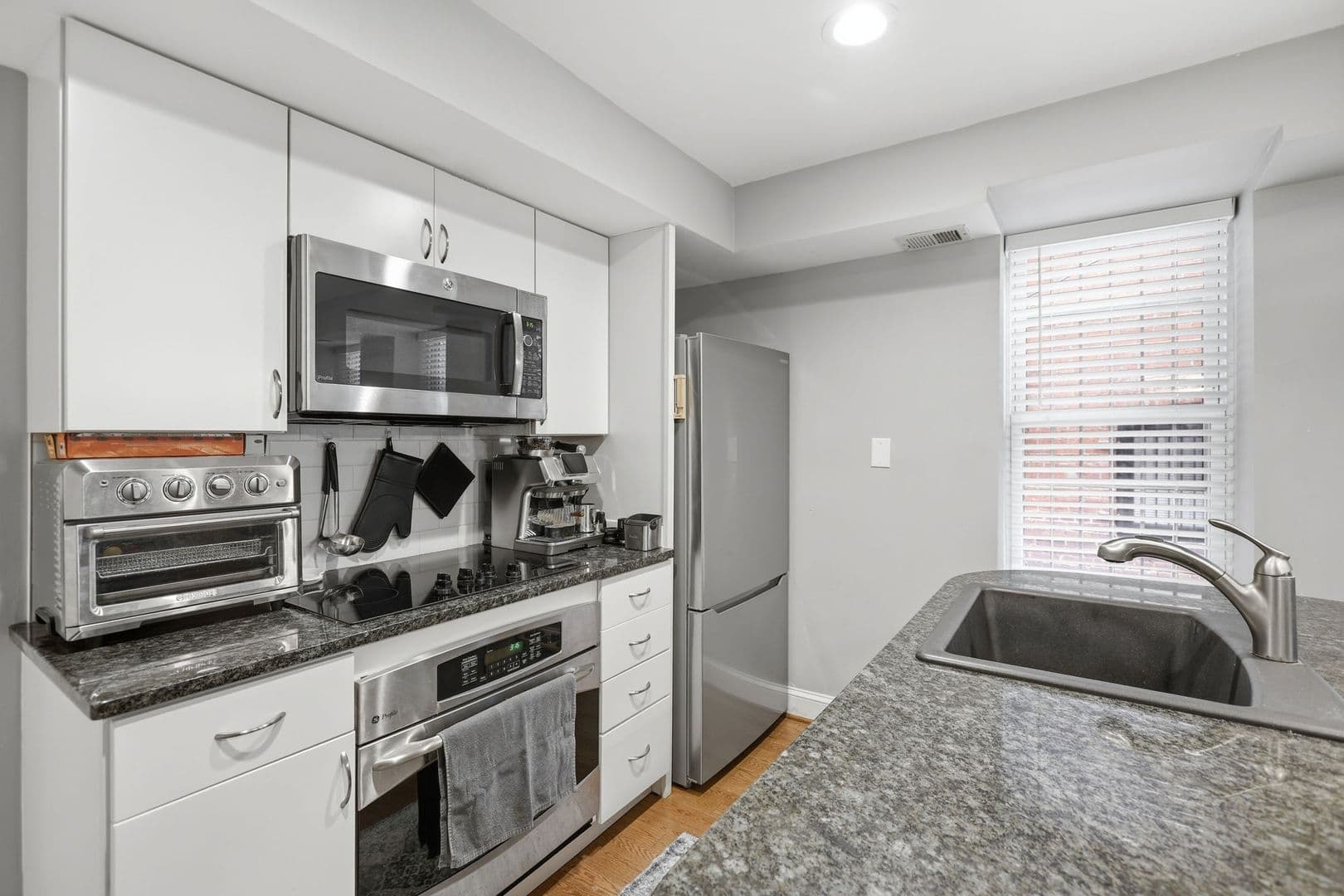 Washington Condo: 1527 16th Street NW