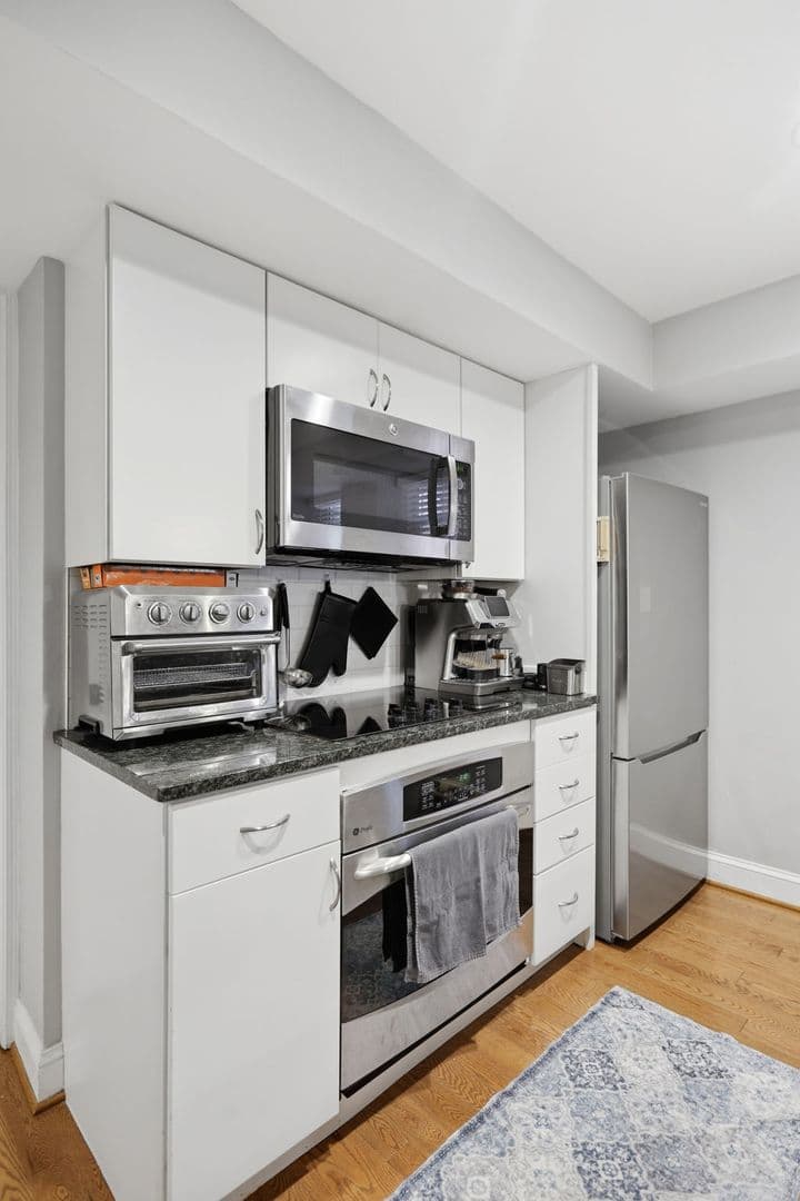 Washington Condo: 1527 16th Street NW