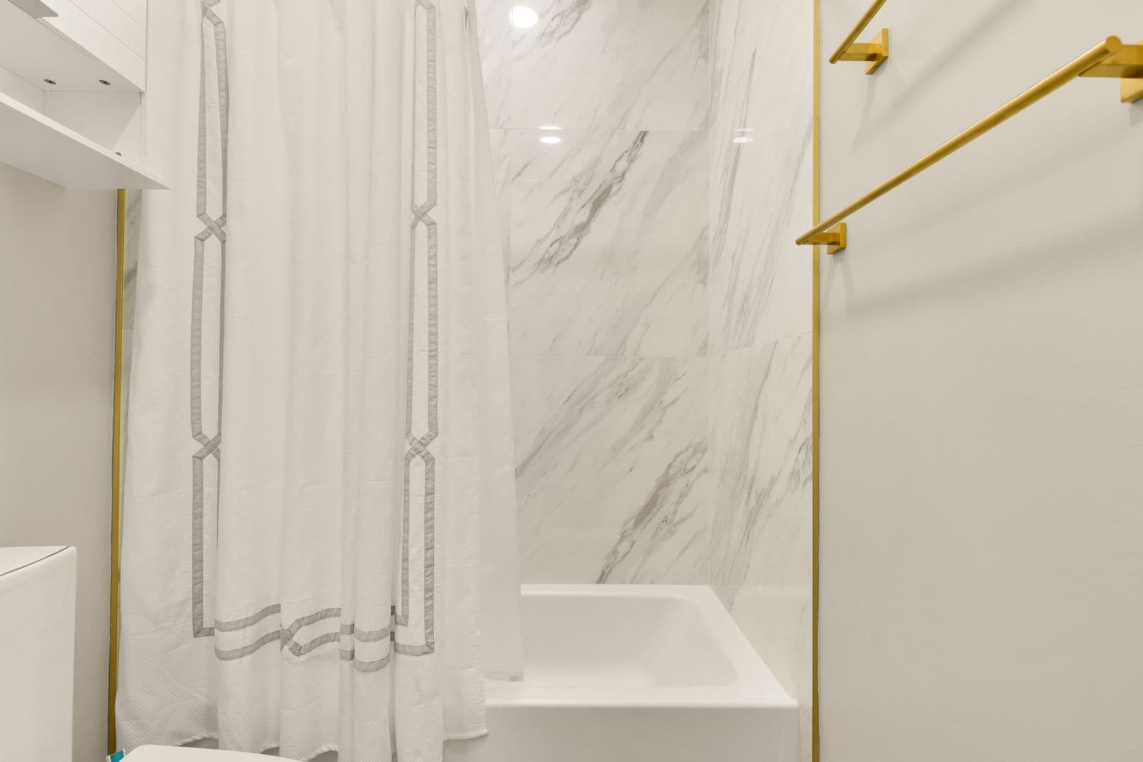 Washington Condo: 500 Florida Ave NW #3