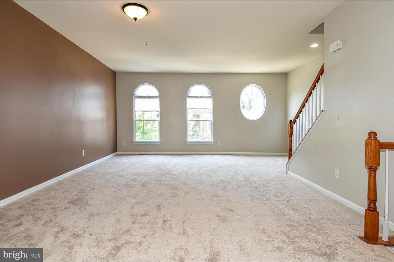 Alexandria House: 7810 Locust Leaf Lane