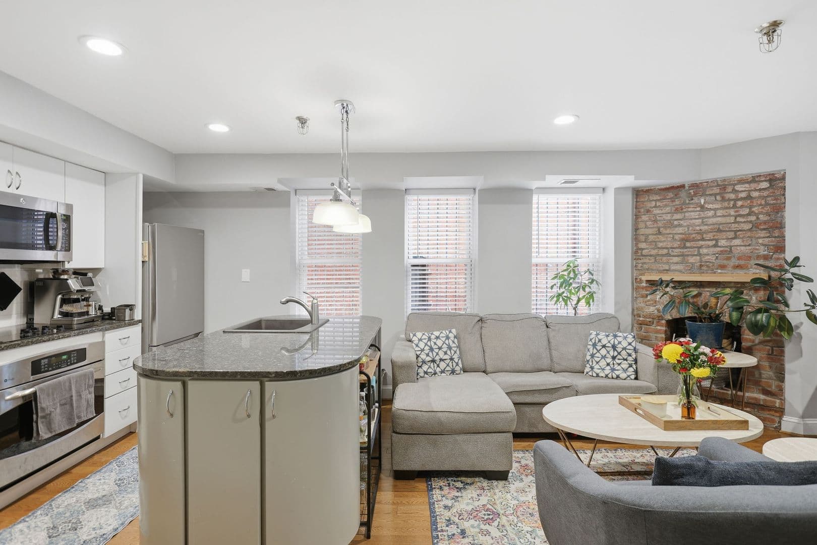Washington Condo: 1527 16th Street NW