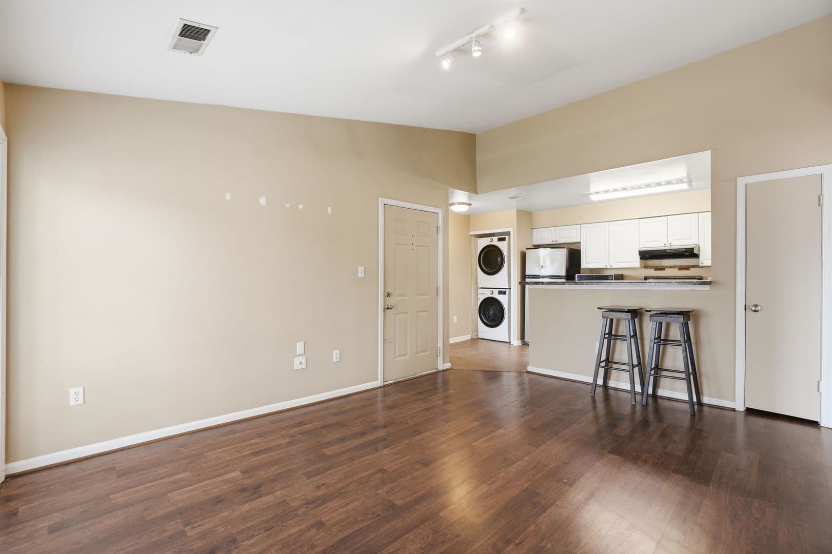 Alexandria Condo: 8633 Beekman Place