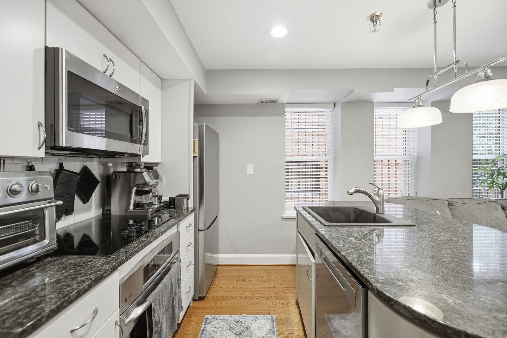 Washington Condo: 1527 16th Street NW