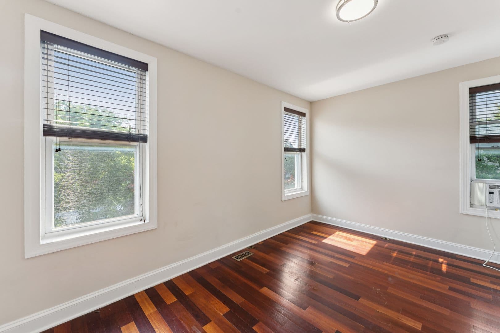 Washington House: 2911 Sherman Avenue NW