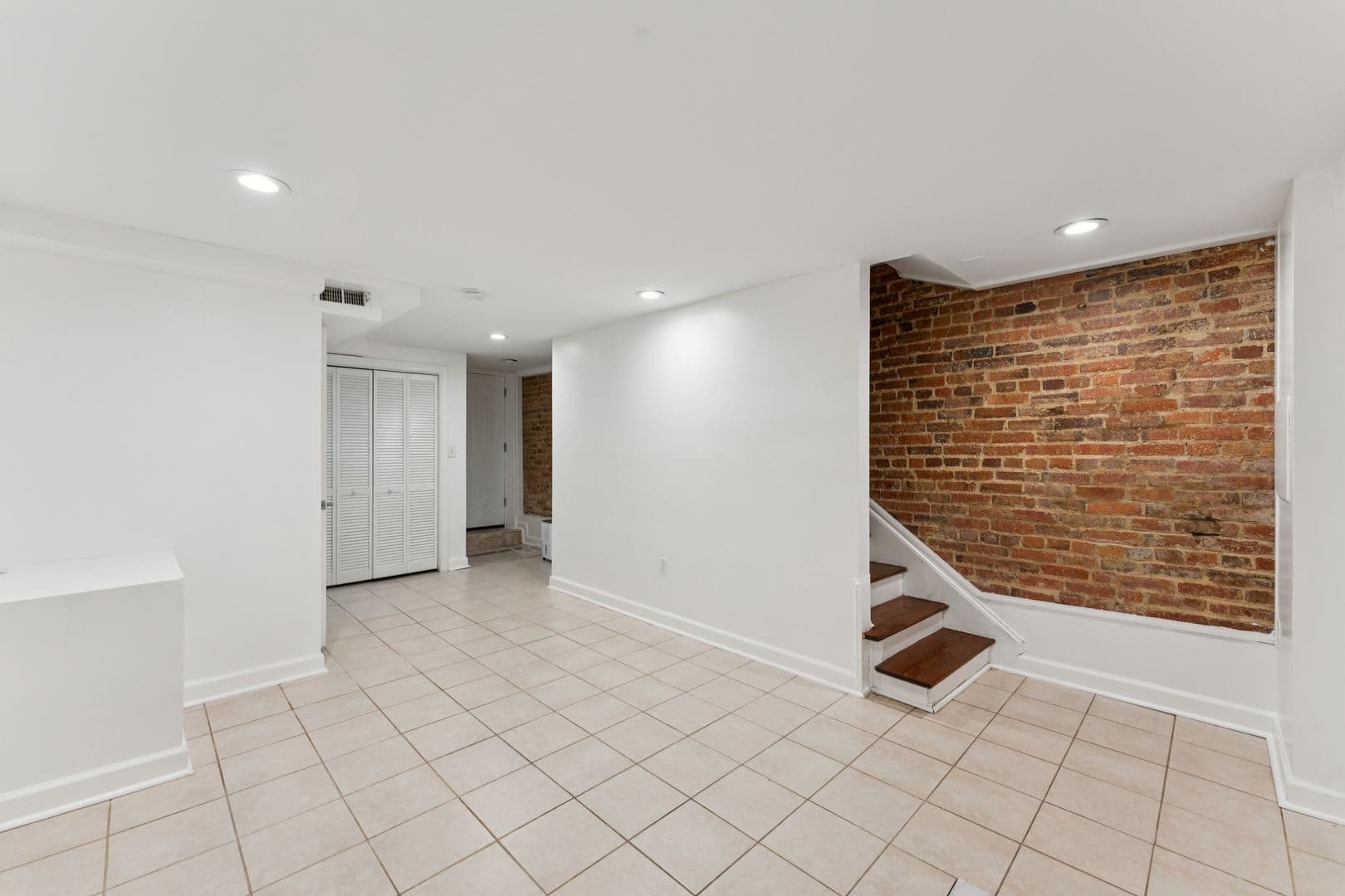 Washington House: 2911 Sherman Avenue NW