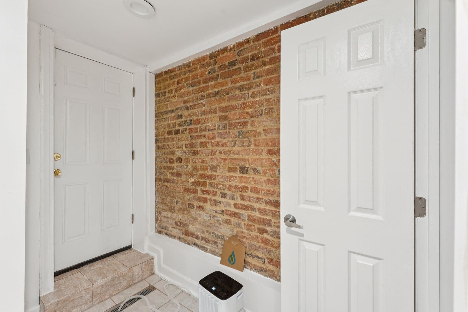 Washington House: 2911 Sherman Avenue NW
