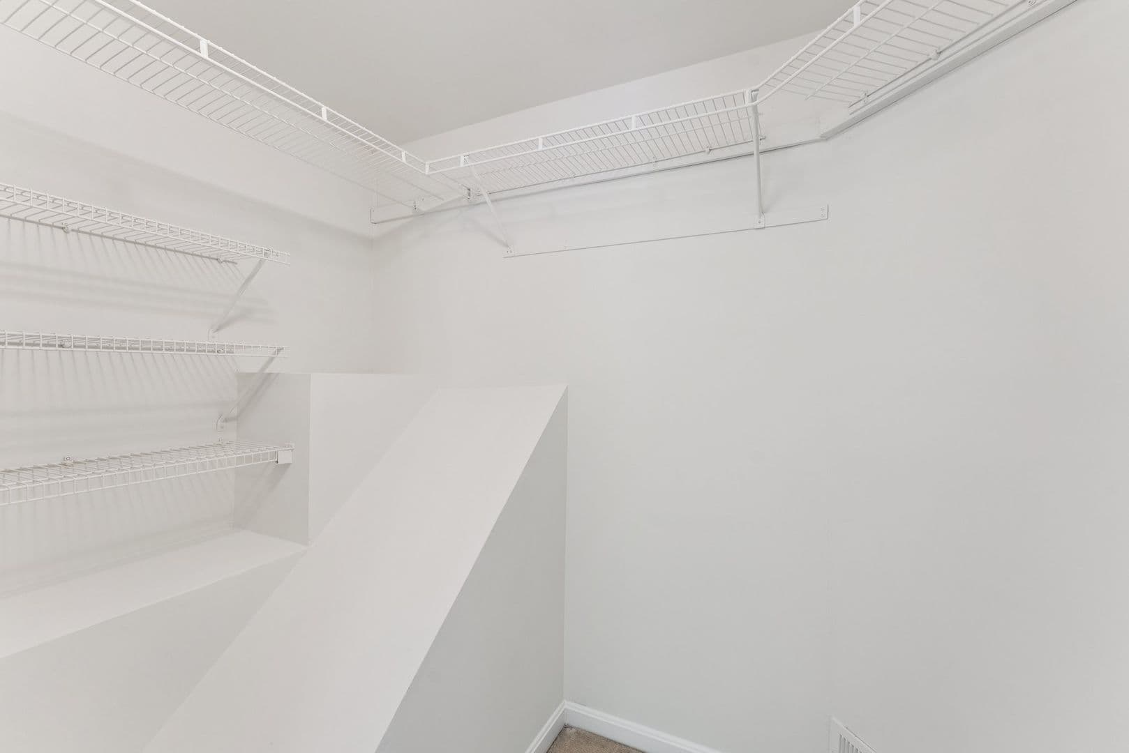 Reston Townhome: 11892 Breton Court