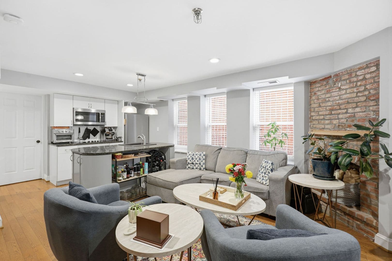 Washington Condo: 1527 16th Street NW