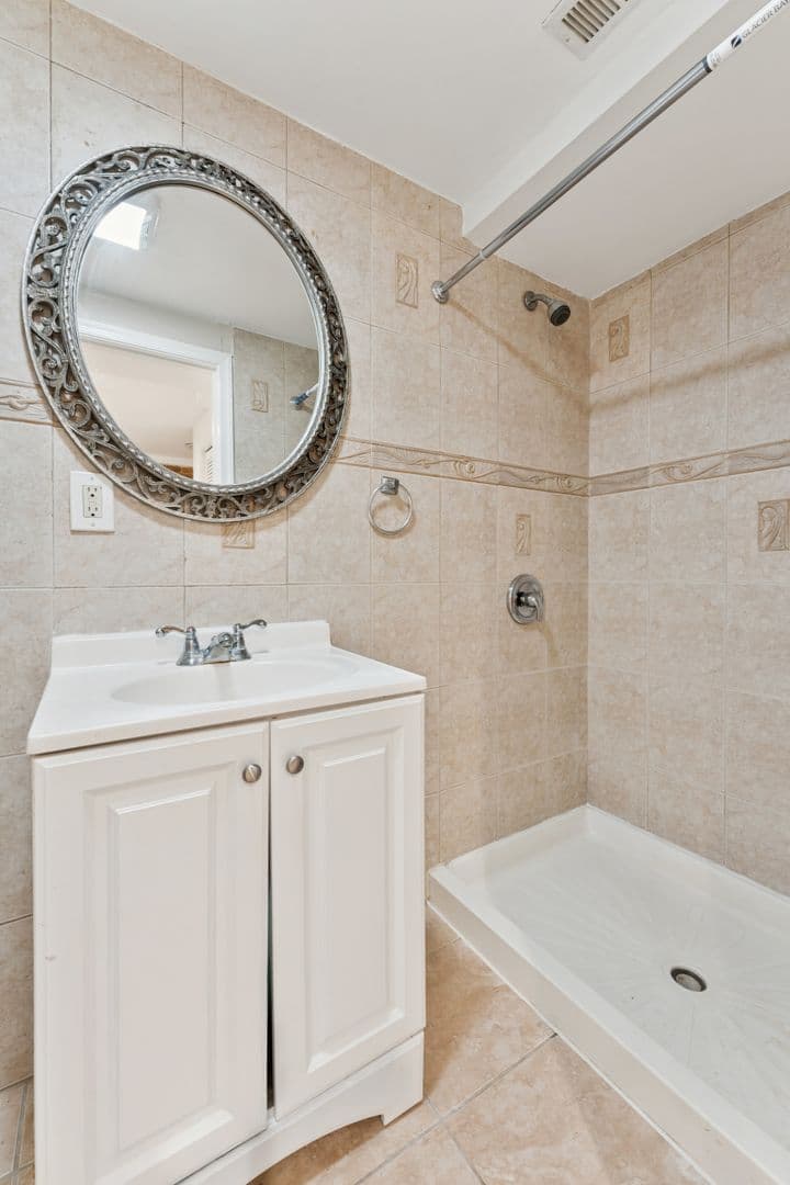 Washington House: 2911 Sherman Avenue NW