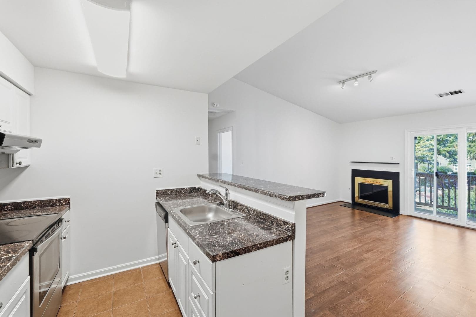 Alexandria Condo: 8633 Beekman Place