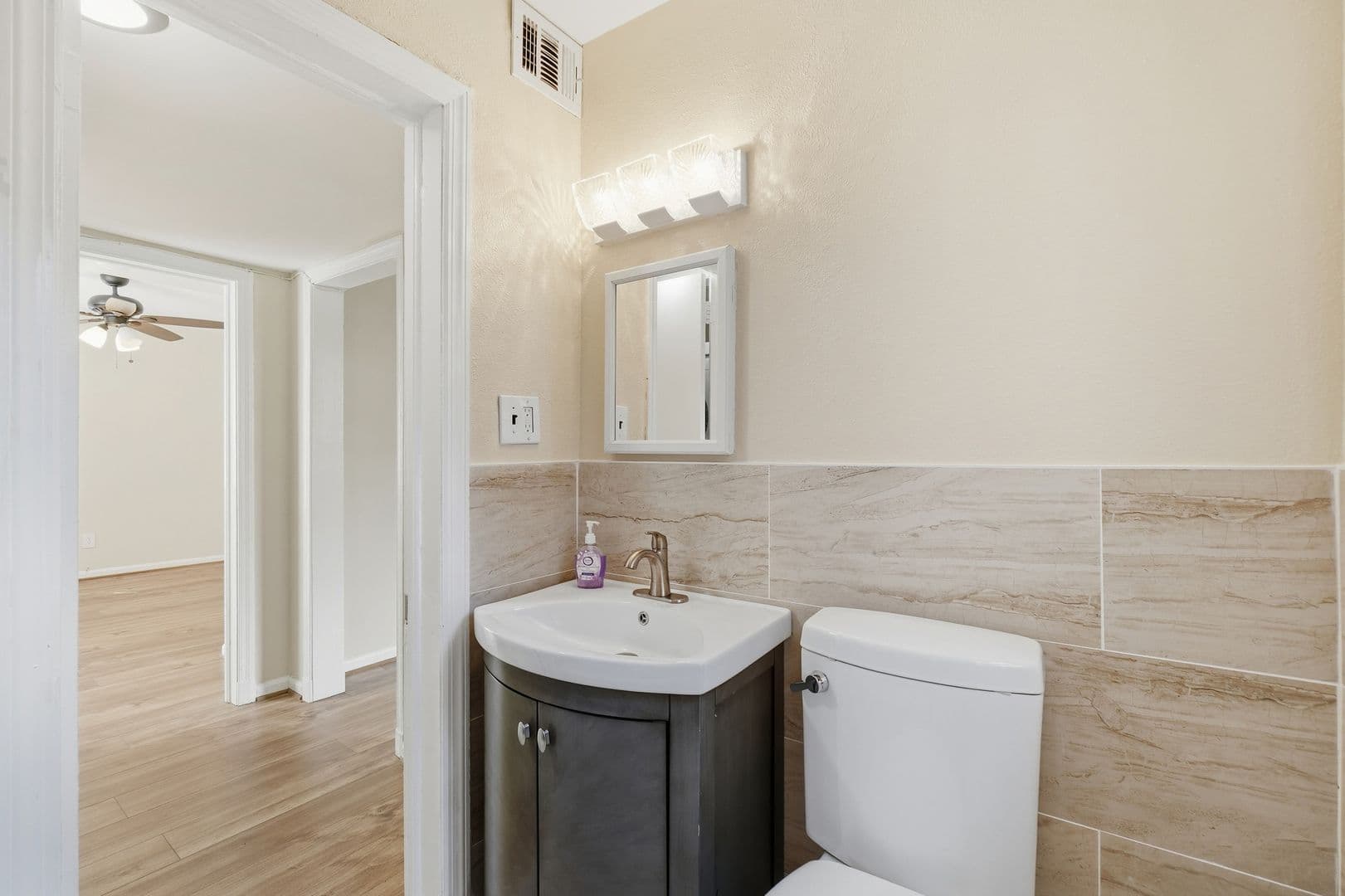 Washington Condo: 3923 Pennsylvania Ave SE
