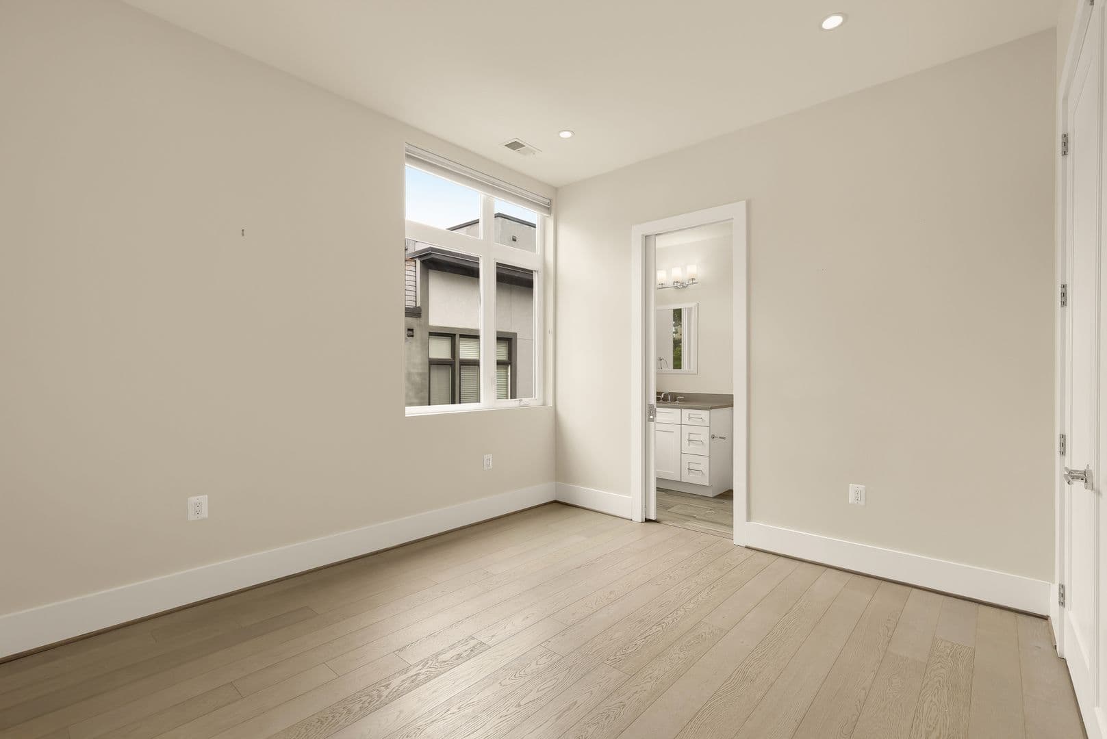 Washington Condo: 3915 Fulton Street NW