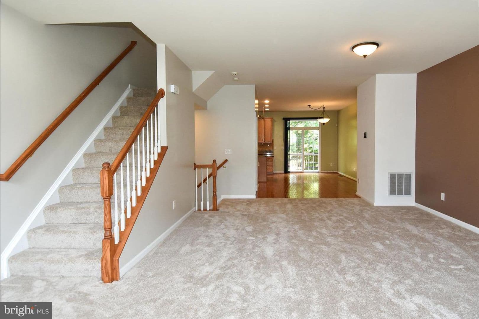 Alexandria House: 7810 Locust Leaf Lane