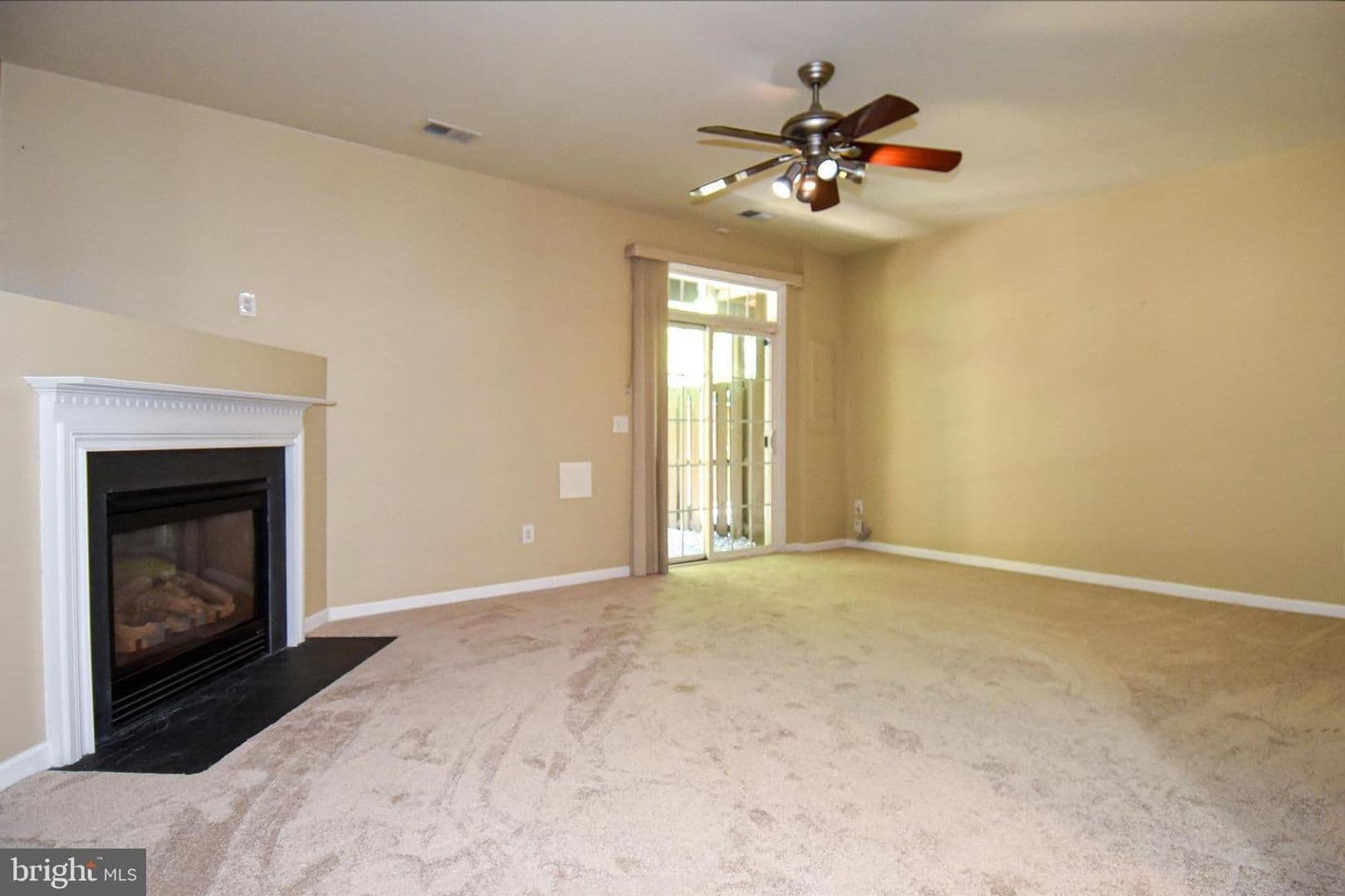 Alexandria House: 7810 Locust Leaf Lane