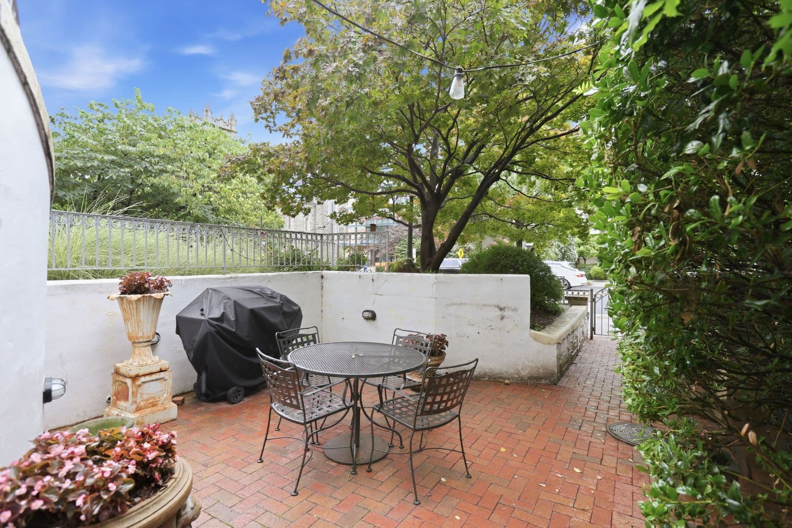 Washington Condo: 1527 16th Street NW