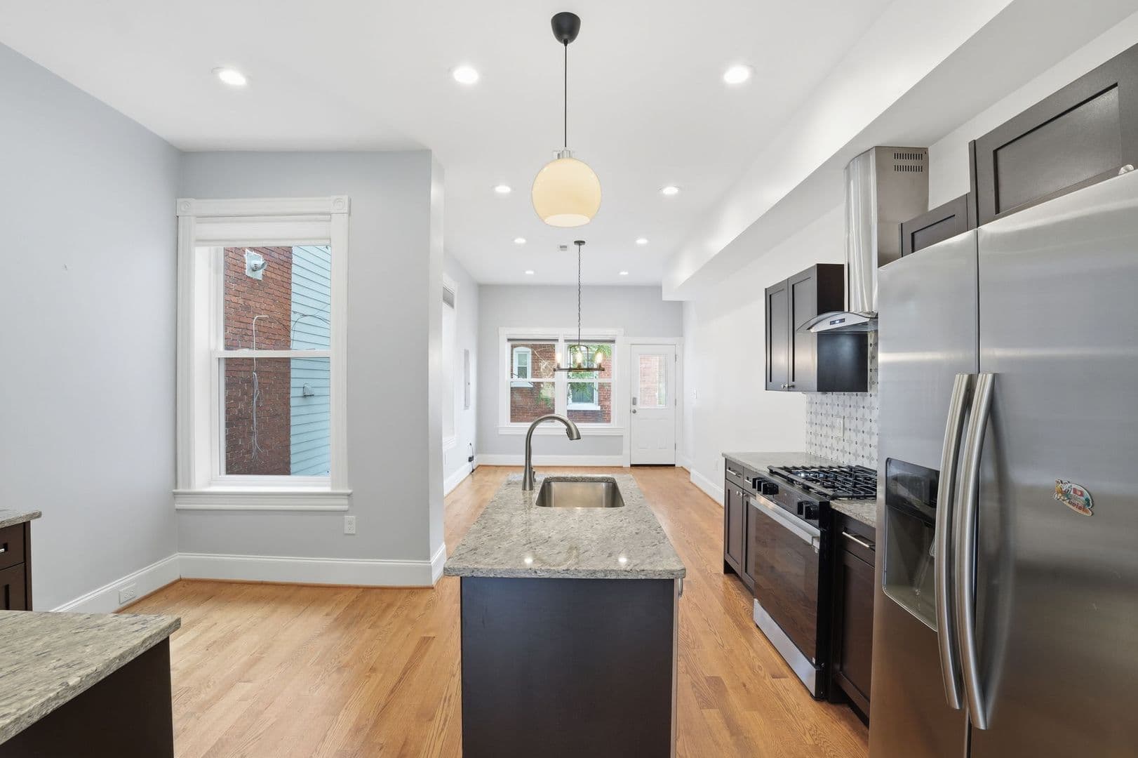 Washington Townhome: 1004 11th Street NE
