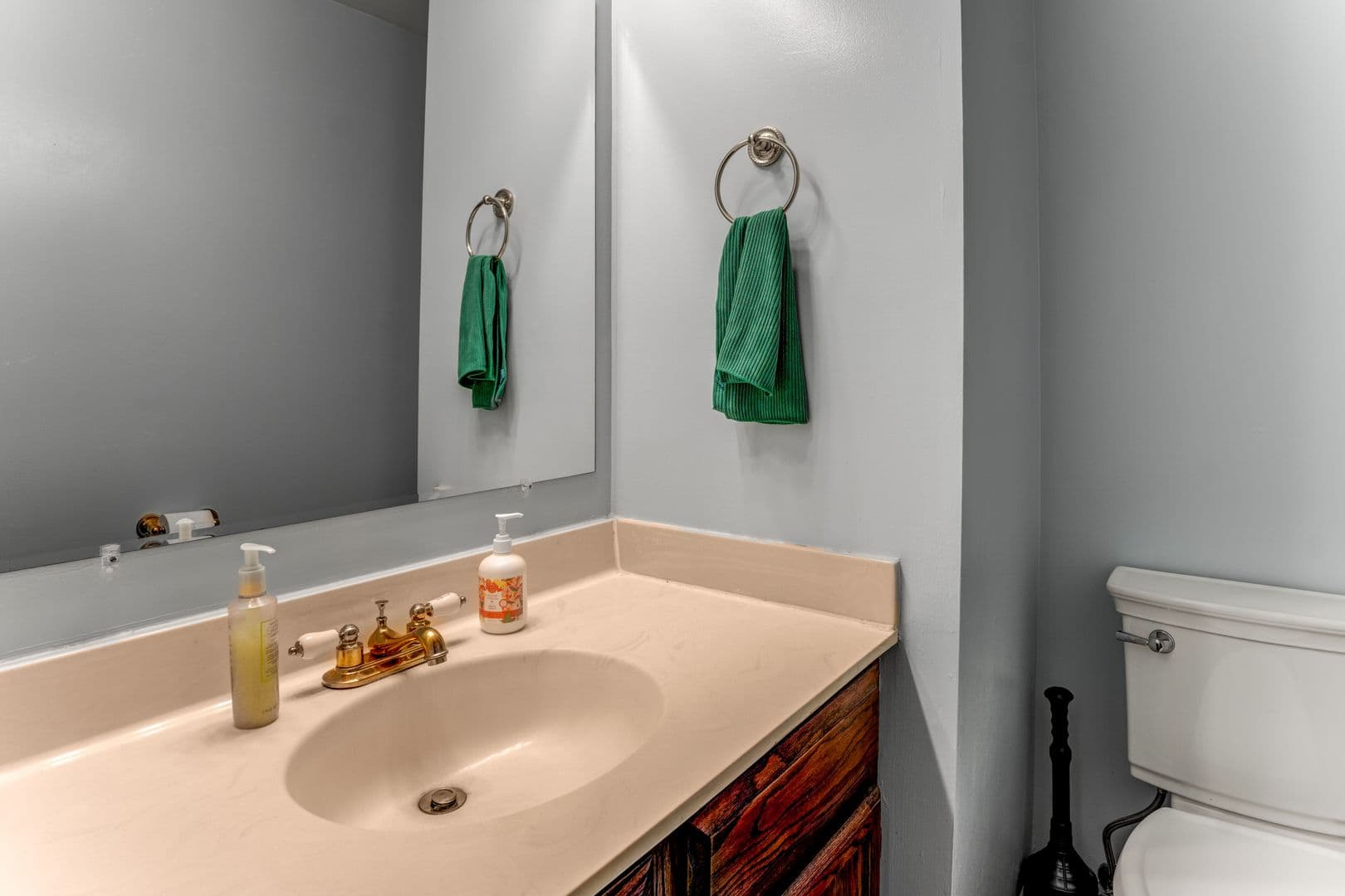Alexandria House: 4600 Deming Avenue