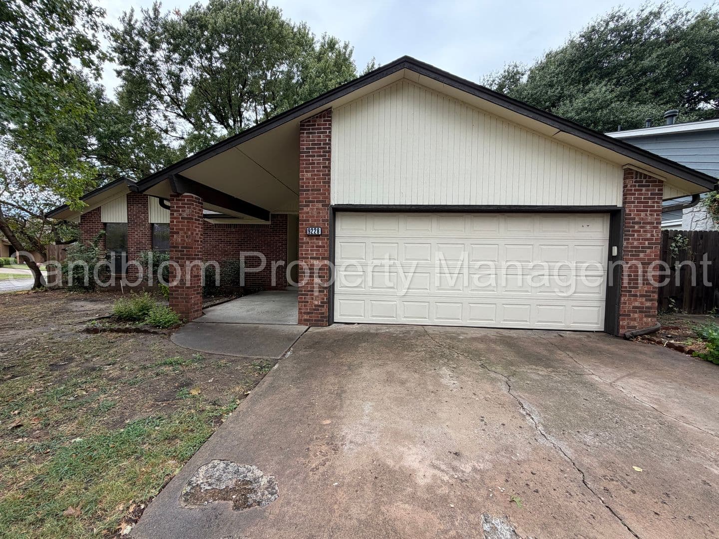 Tulsa House: 9228 S Norwood Ave