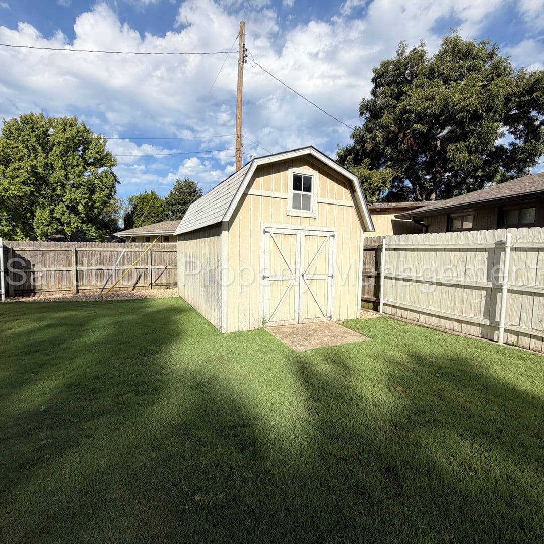 Tulsa House: 5153 S Marion Ave