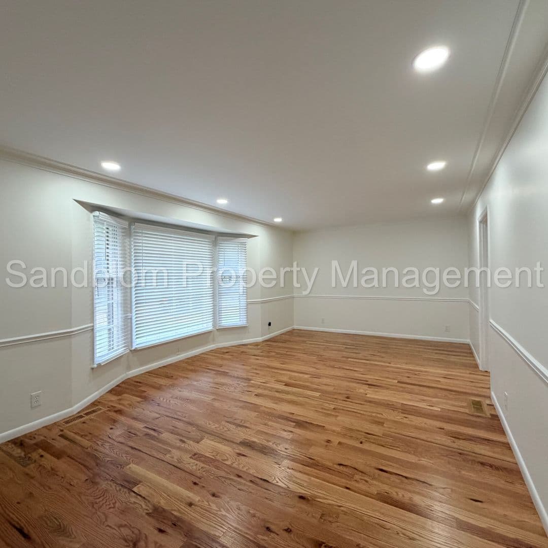 Tulsa House: 5153 S Marion Ave