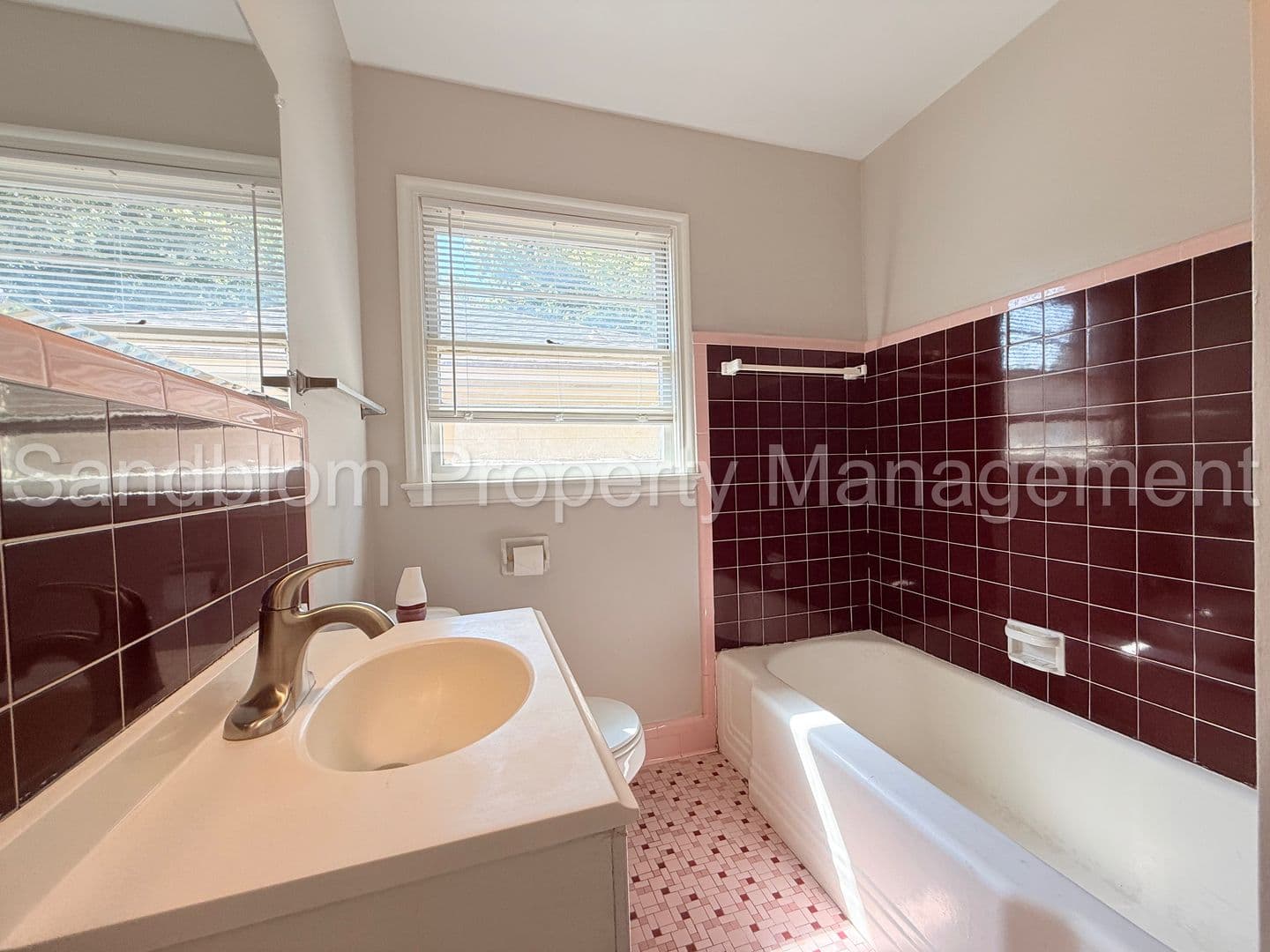 Tulsa House: 2614 S Urbana