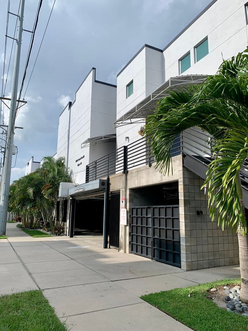 Tampa House: 5008 S MacDill Ave #19