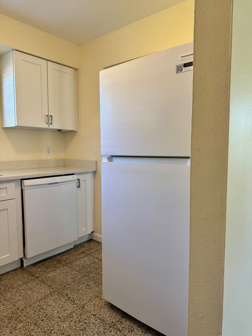 Tampa House: 4423 W Varn Avenue