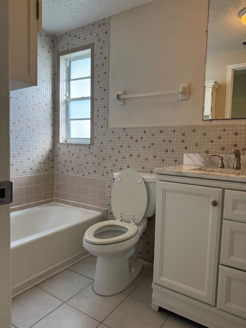 Tampa House: 2907 W. Tyson Avenue