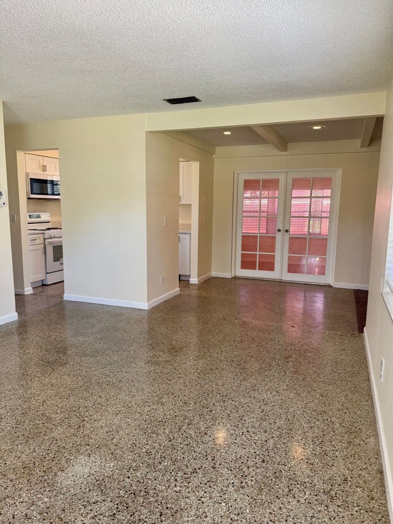 Tampa House: 4423 W Varn Avenue