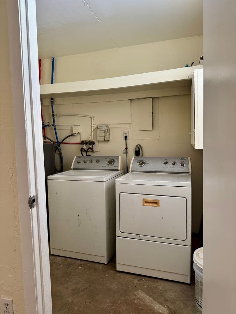 Tampa House: 4423 W Varn Avenue