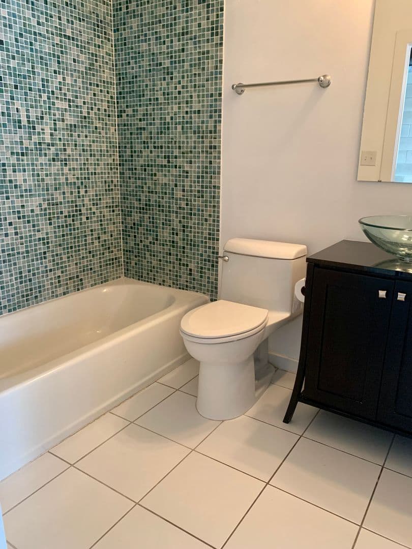 Tampa House: 5008 S MacDill Ave #19
