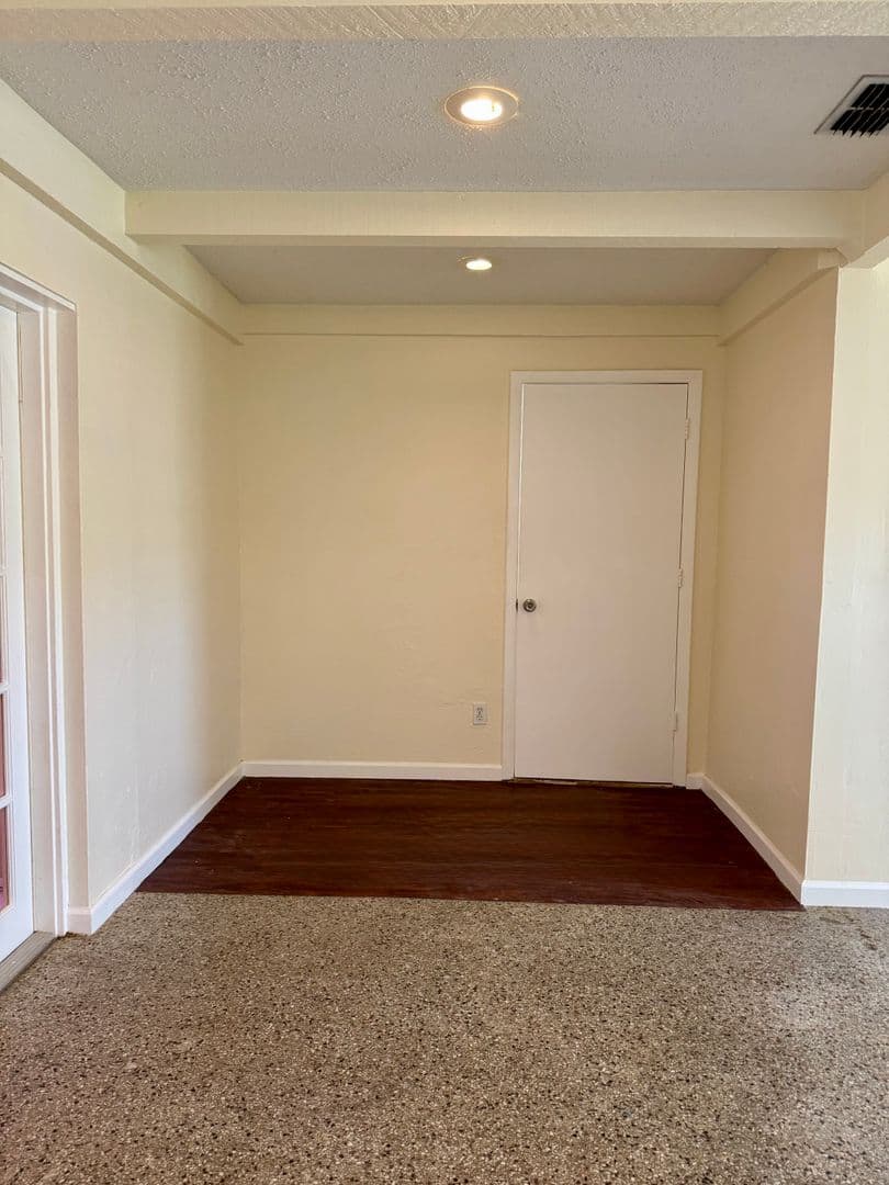 Tampa House: 4423 W Varn Avenue