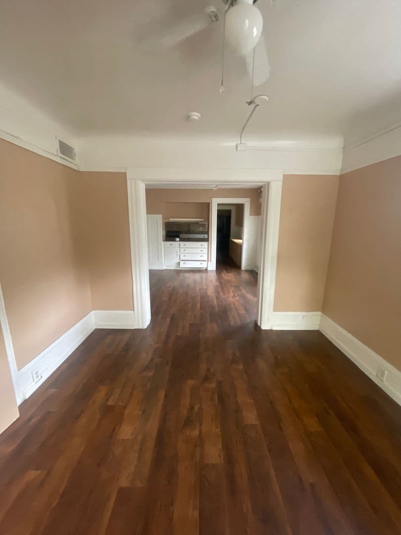 Sacramento Apartment: 521 T Street #B