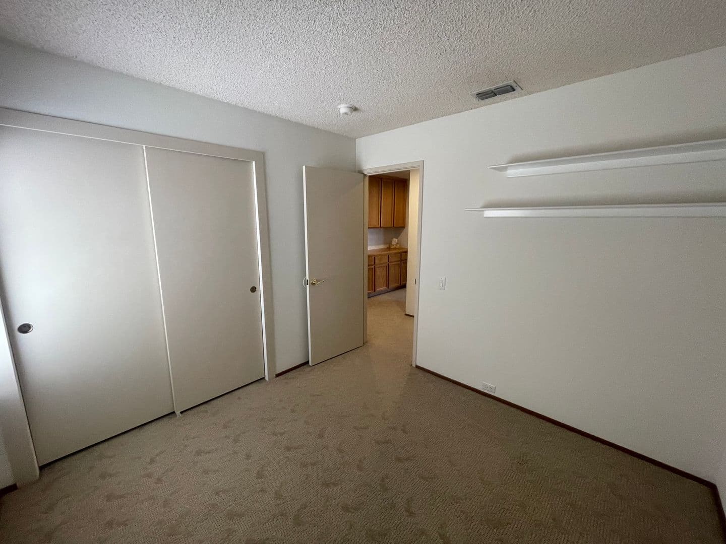 Sacramento House: 8116 Darien Circle