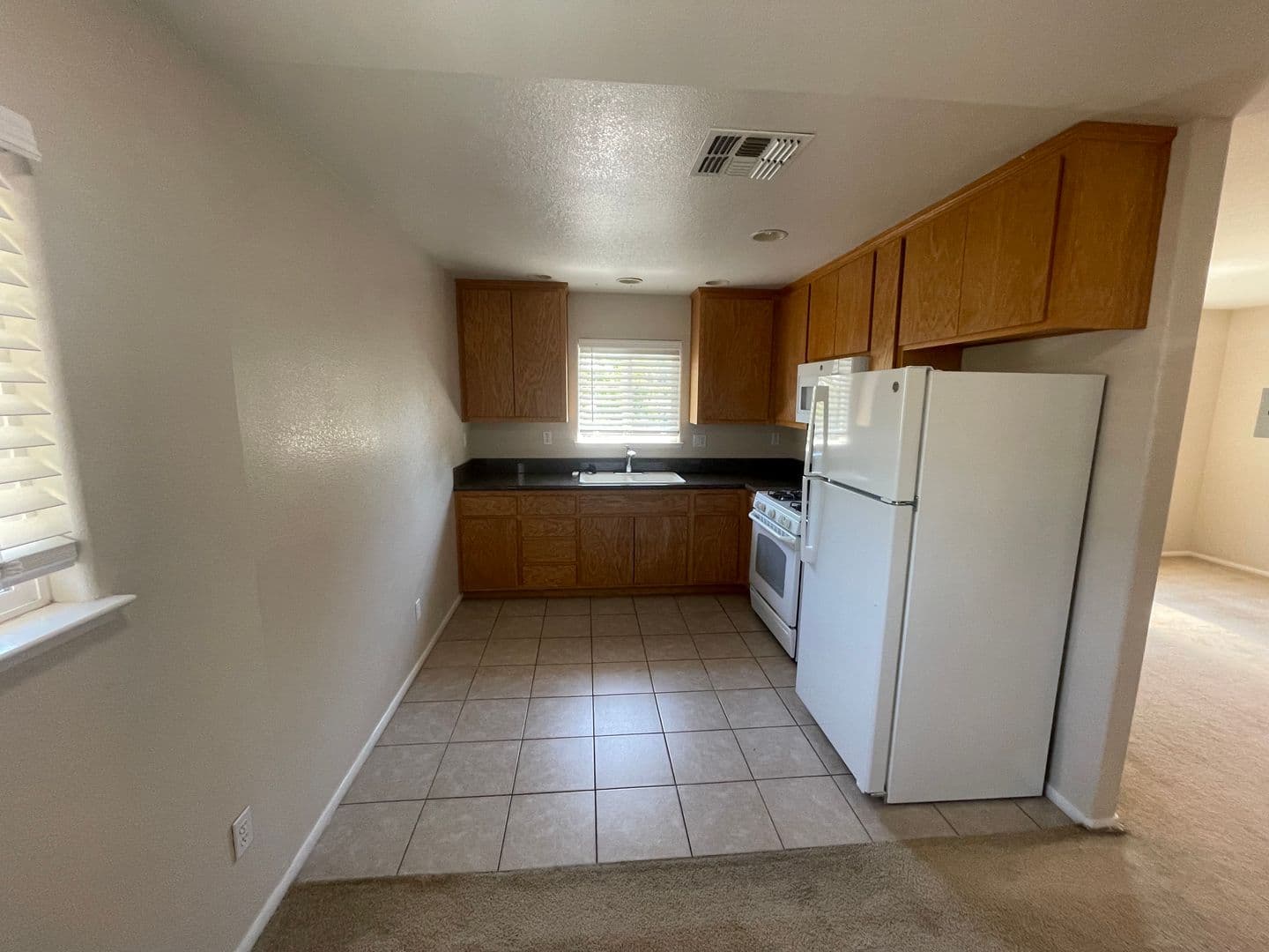 Roseville House: 854 Shearer Street #A
