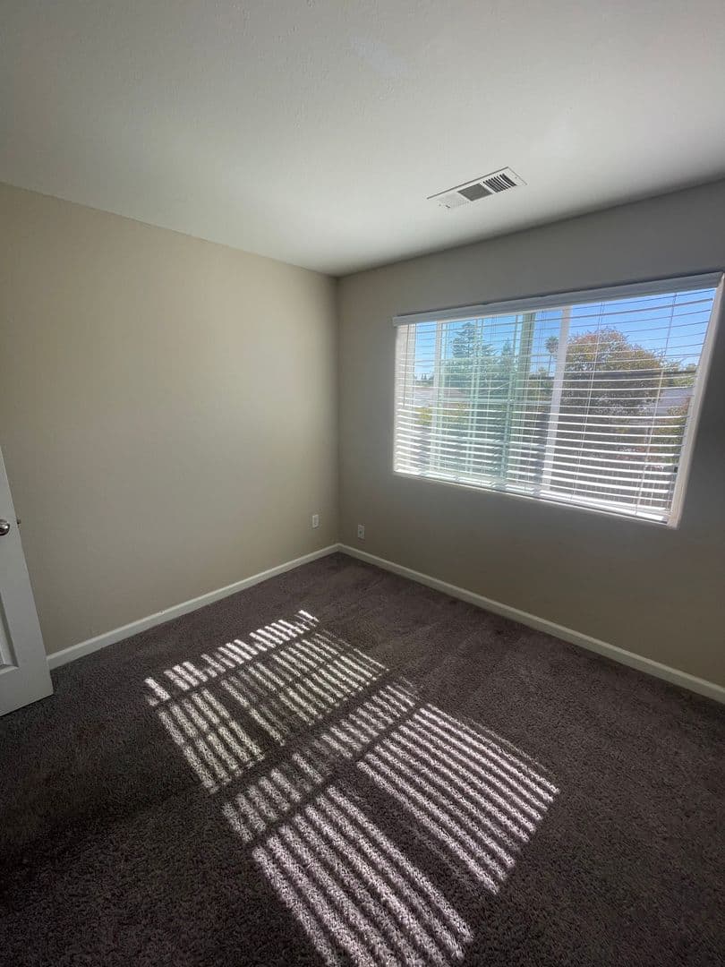 Rancho Cordova Apartment: 10320 Birmingham Way #3