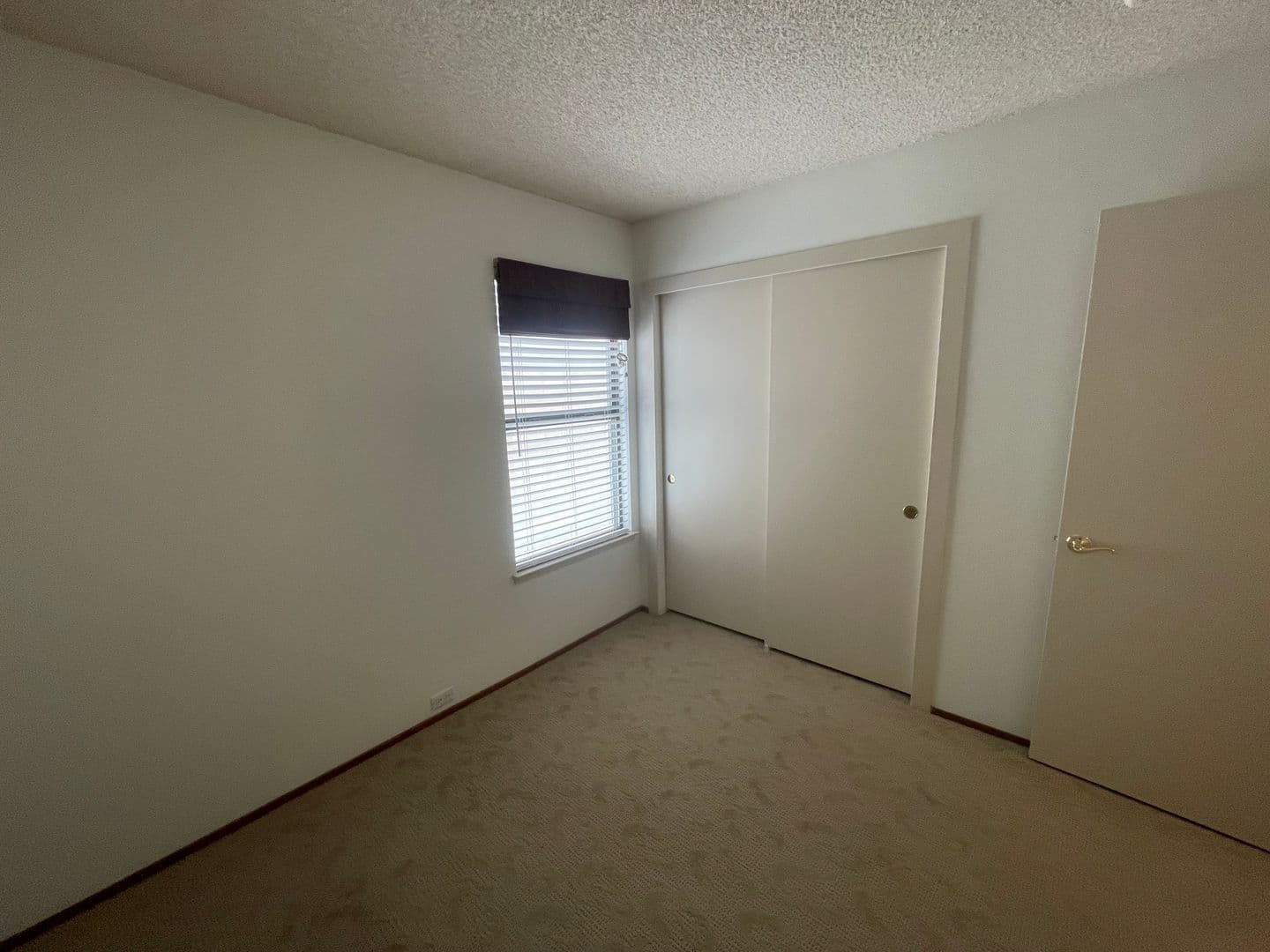 Sacramento House: 8116 Darien Circle