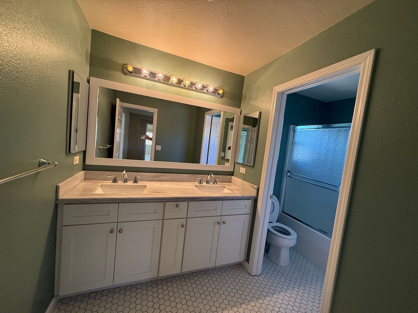 West Sacramento House: 3665 Topaz Road