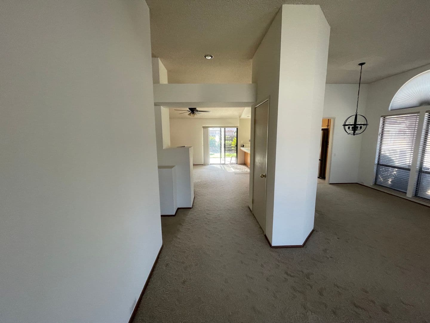 Sacramento House: 8116 Darien Circle