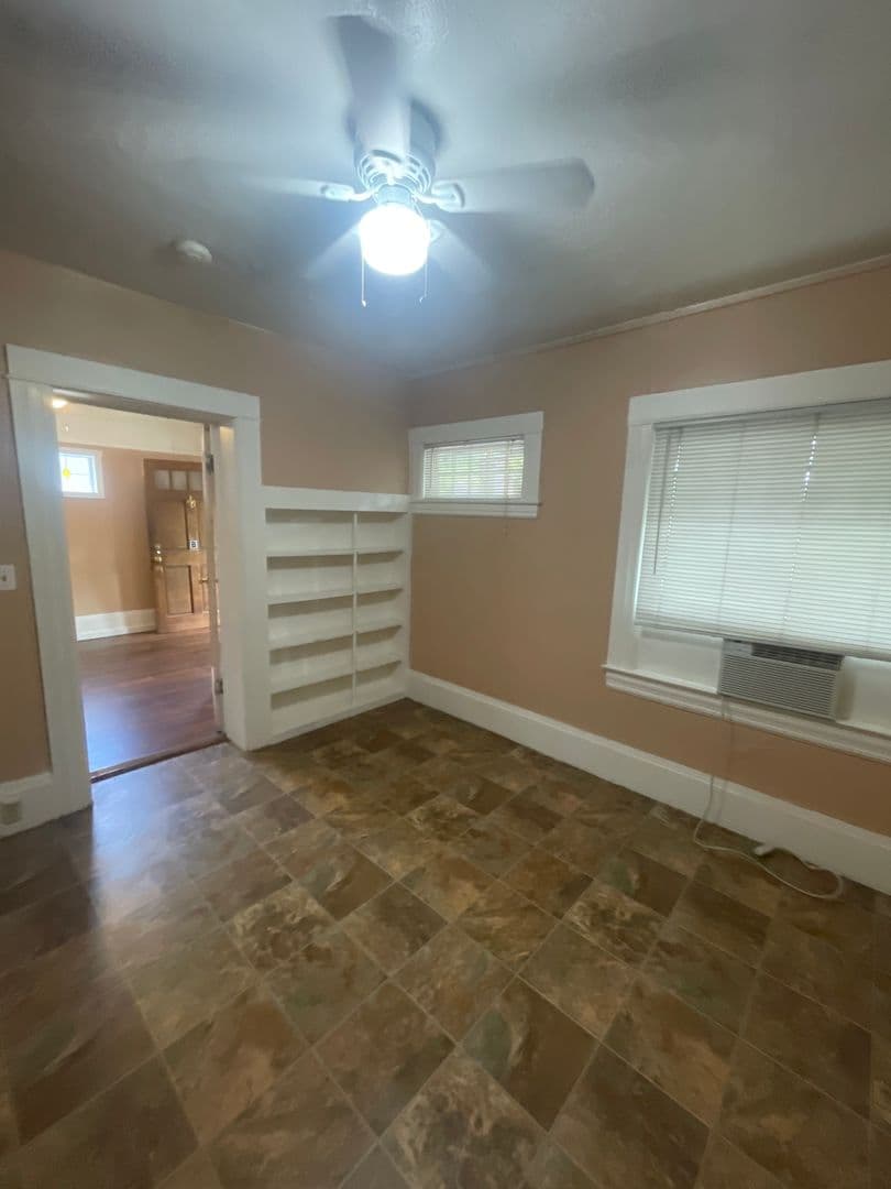 Sacramento Apartment: 521 T Street #B