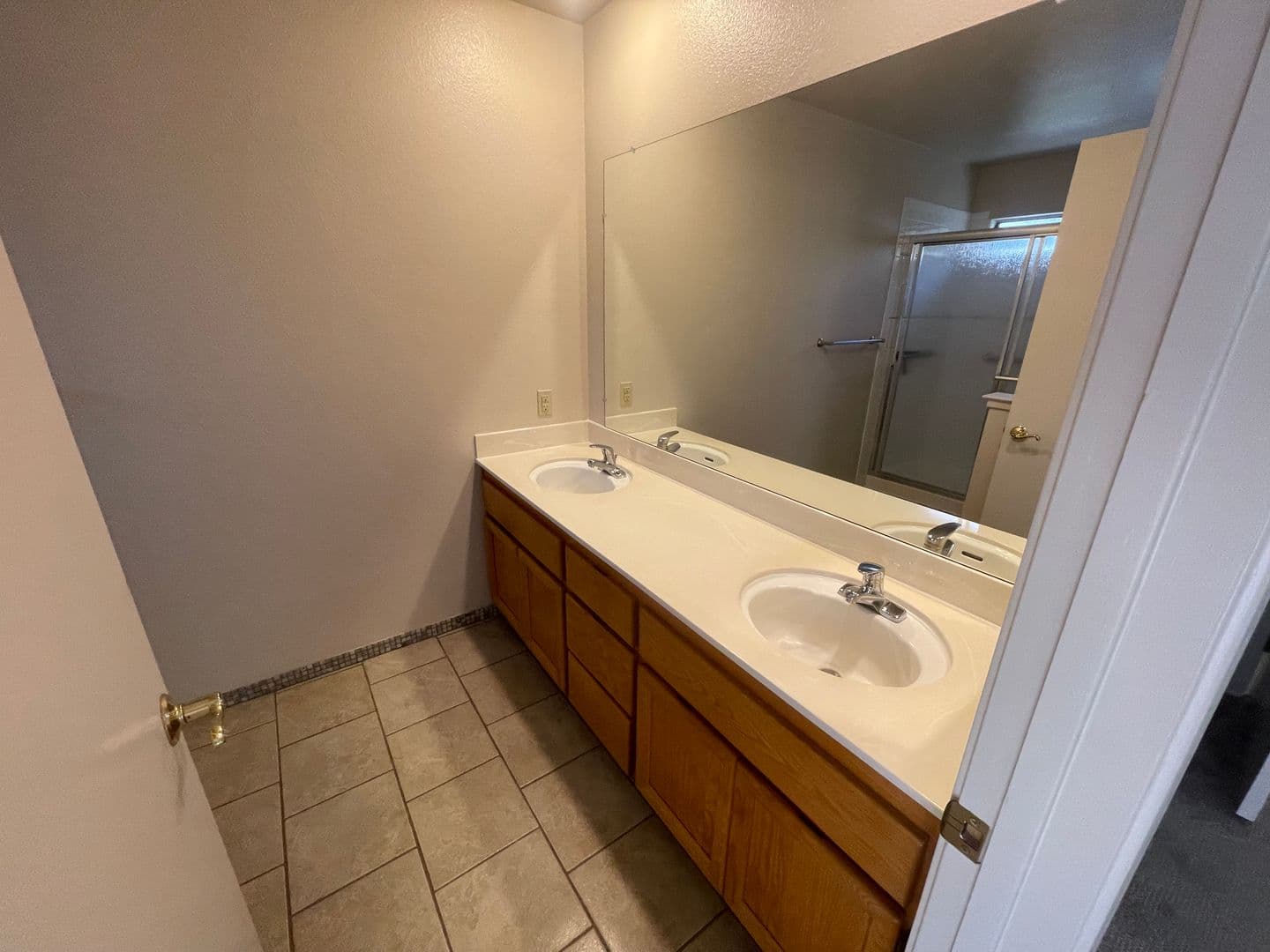 Sacramento House: 8116 Darien Circle